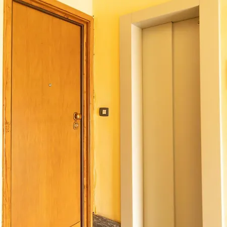 Casa Alice Bright Olympic Stadium Apartment *