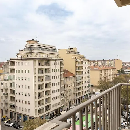 Casa Alice Bright Olympic Stadium