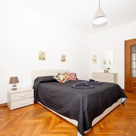 Apartment Casa Alice Bright Olympic Stadium